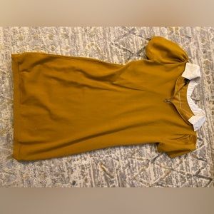 Short cute yellow dress.